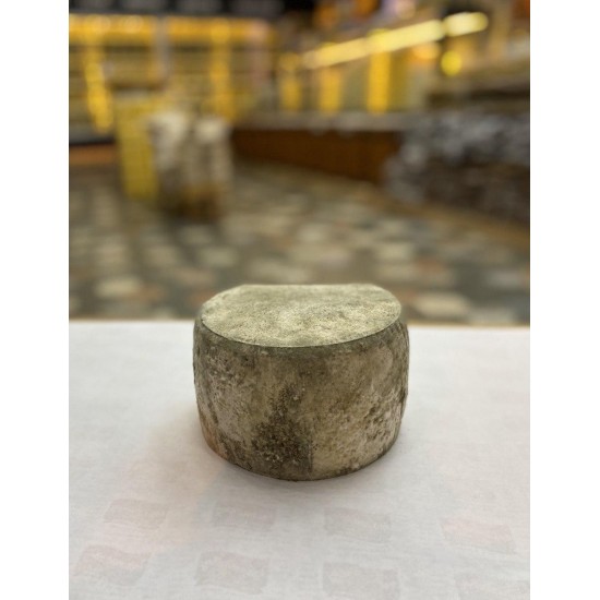 Eski kaşar peyniri 1600,1800 arası kg Eski kaşar peyniri 1600,1800 arası kg